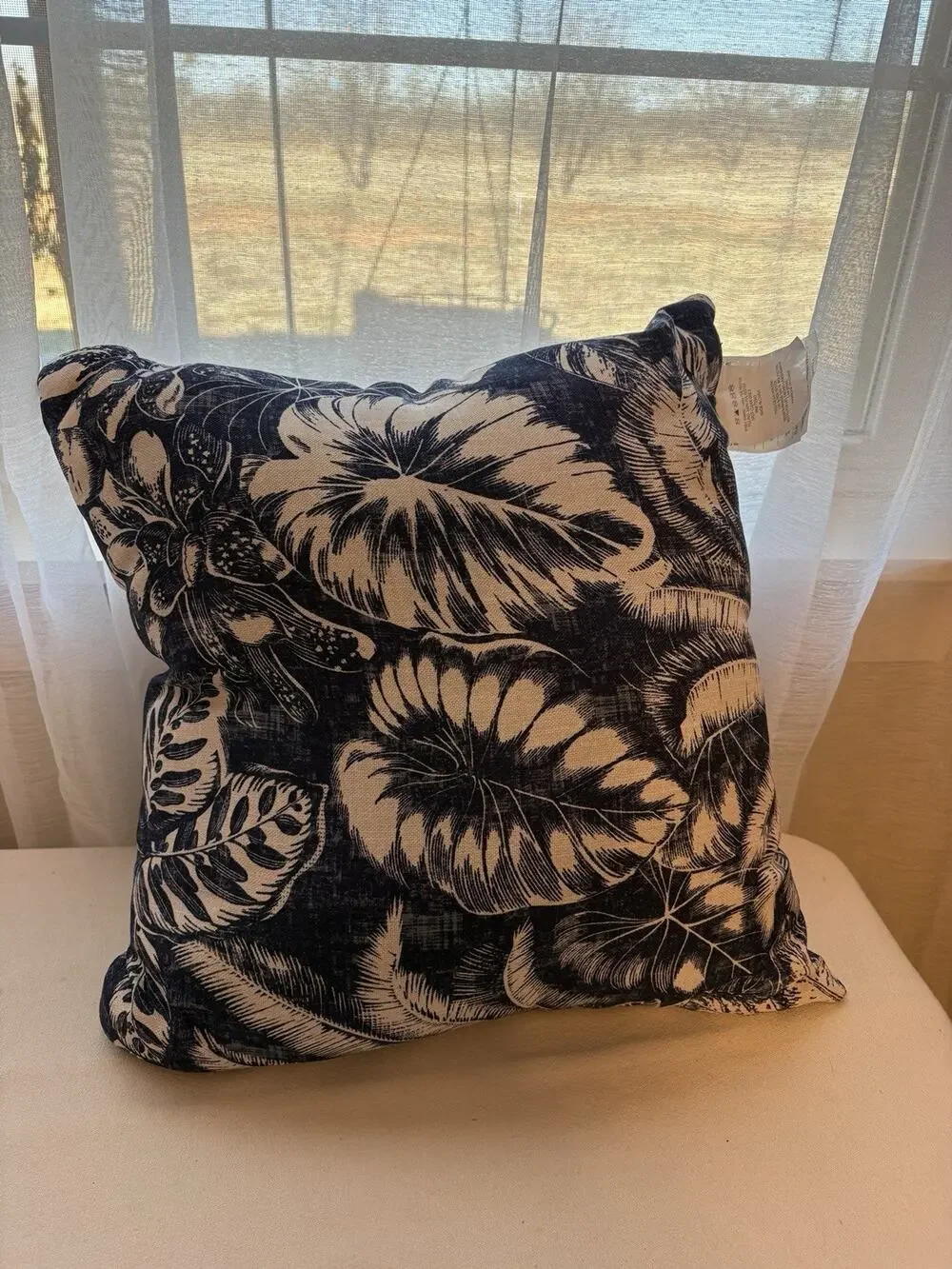 Tommy Bahama Decorative Pillow Blue White Leaf Flower 18